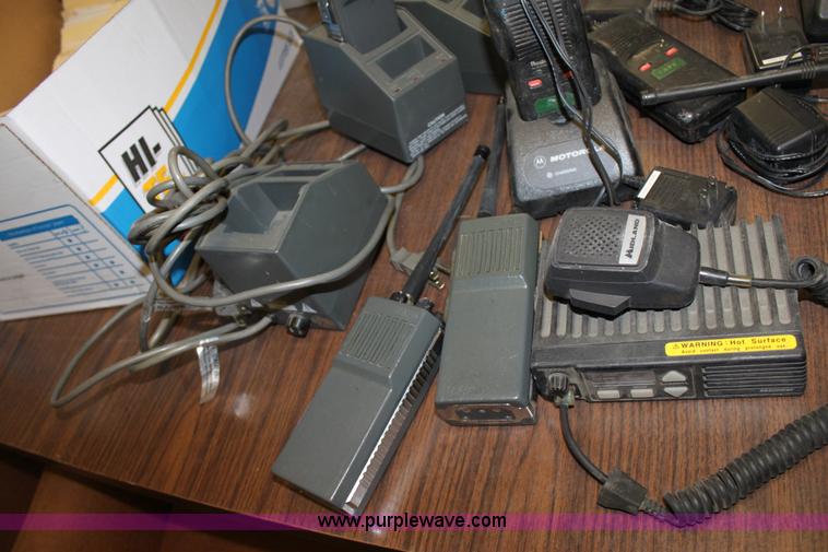 image for item D5191 (15) two way radios