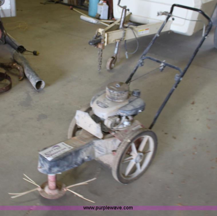 image for item D5192 Swisher Trim-Max WB522 trimmer