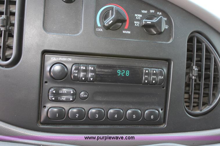 image for item D5208 1997 Ford E350 ambulance