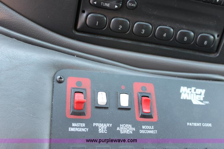 image for item D5208 1997 Ford E350 ambulance