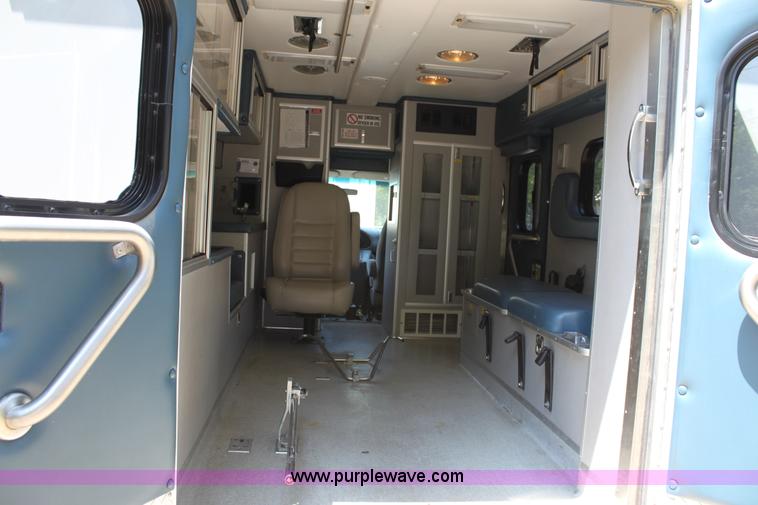 image for item D5208 1997 Ford E350 ambulance