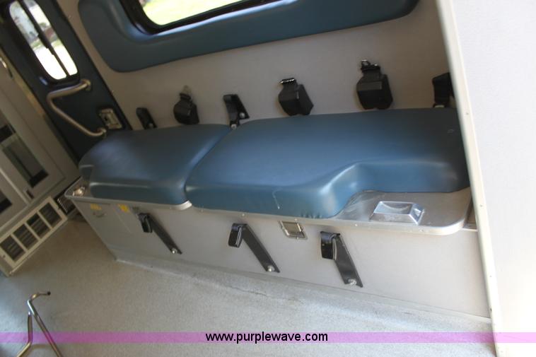 image for item D5208 1997 Ford E350 ambulance