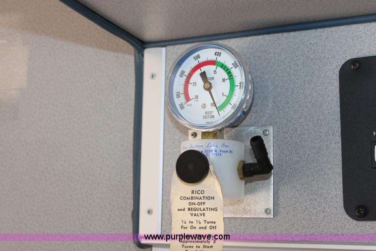 image for item D5208 1997 Ford E350 ambulance