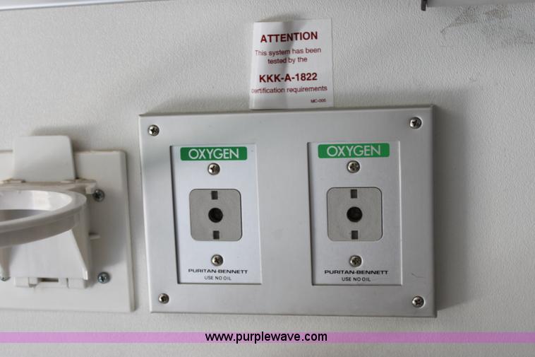 image for item D5208 1997 Ford E350 ambulance