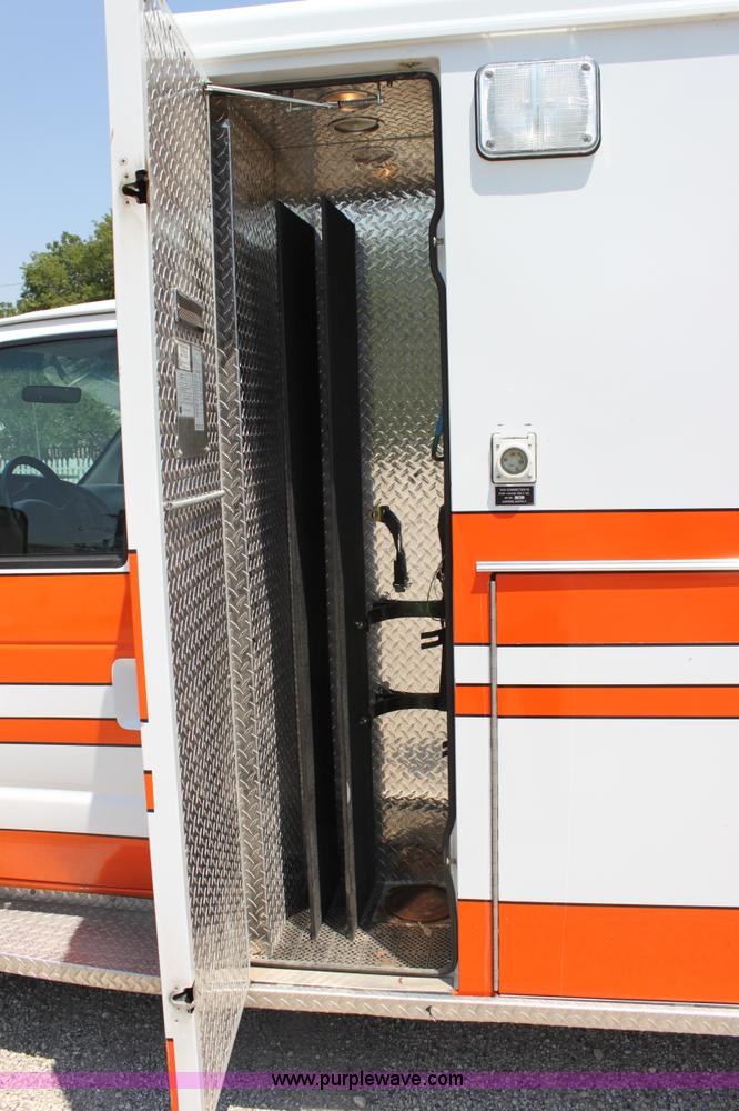 image for item D5208 1997 Ford E350 ambulance