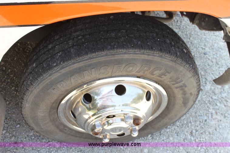 image for item D5208 1997 Ford E350 ambulance