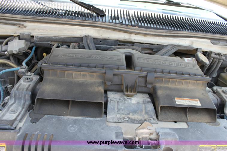 image for item D5208 1997 Ford E350 ambulance