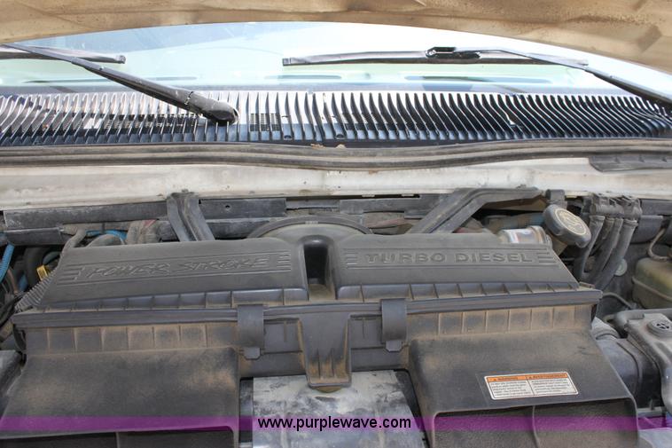 image for item D5208 1997 Ford E350 ambulance