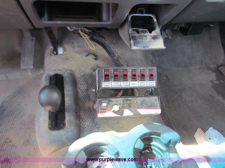 image for item D7550 2006 Chevrolet Silverado 1500 pickup truck