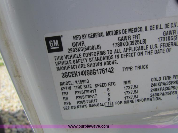 image for item D7550 2006 Chevrolet Silverado 1500 pickup truck