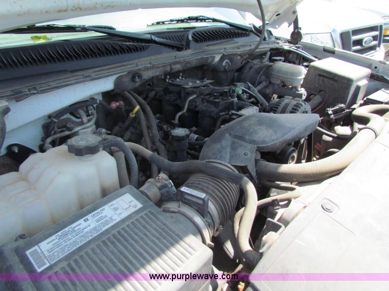 image for item D7550 2006 Chevrolet Silverado 1500 pickup truck