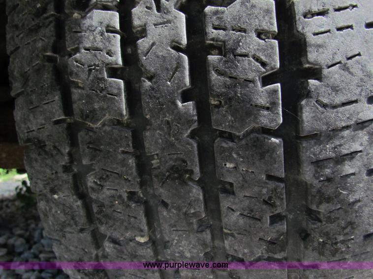 image for item D7550 2006 Chevrolet Silverado 1500 pickup truck