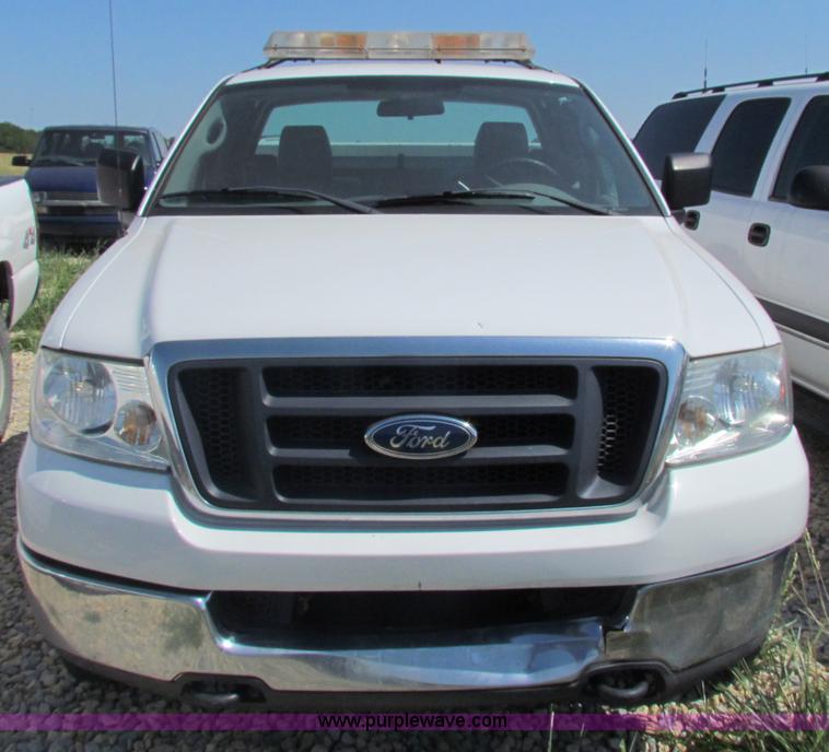 image for item D7552 2004 Ford F150 pickup truck