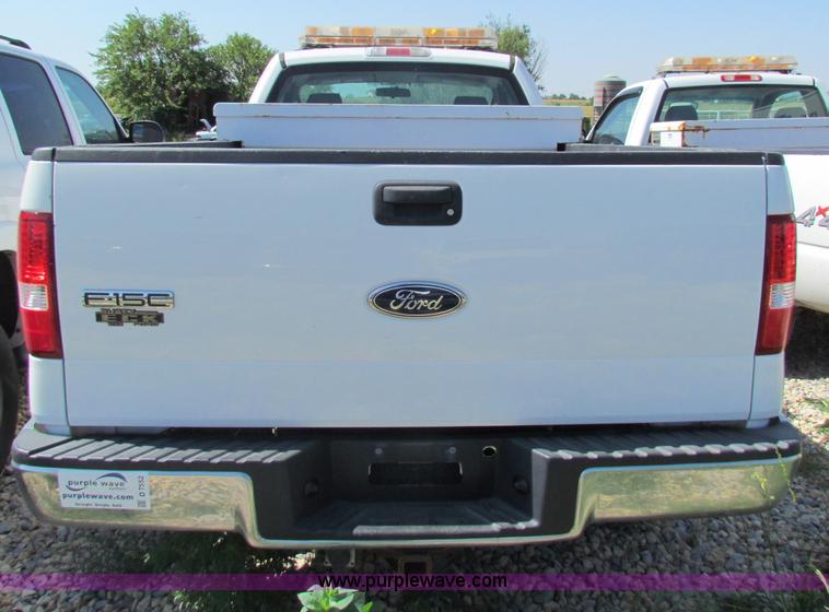 image for item D7552 2004 Ford F150 pickup truck