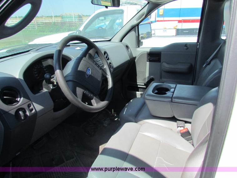 image for item D7552 2004 Ford F150 pickup truck