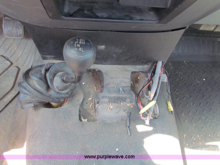 image for item D7552 2004 Ford F150 pickup truck