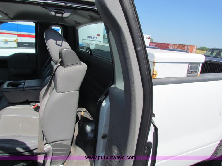 image for item D7552 2004 Ford F150 pickup truck