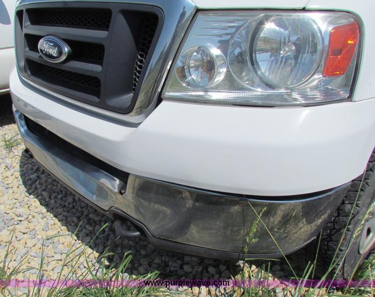 image for item D7552 2004 Ford F150 pickup truck