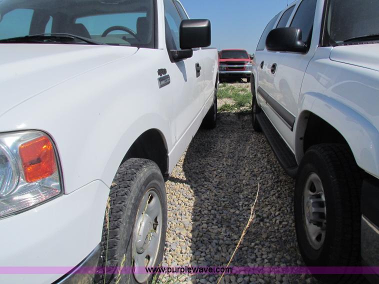 image for item D7552 2004 Ford F150 pickup truck