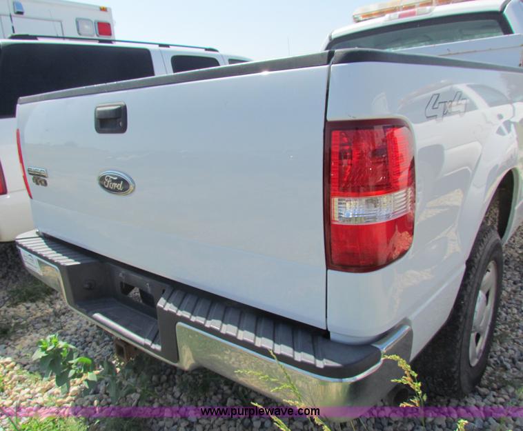 image for item D7552 2004 Ford F150 pickup truck