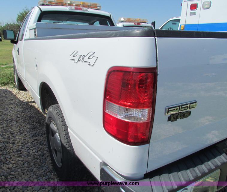 image for item D7552 2004 Ford F150 pickup truck