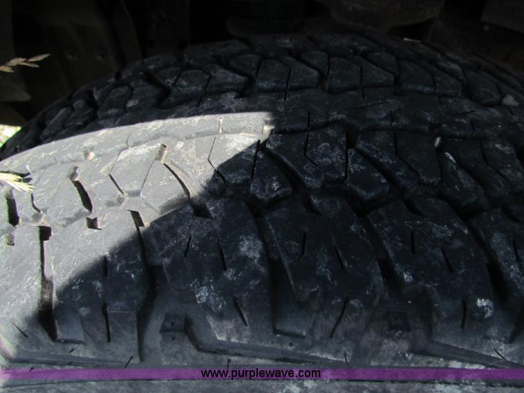 image for item D7552 2004 Ford F150 pickup truck