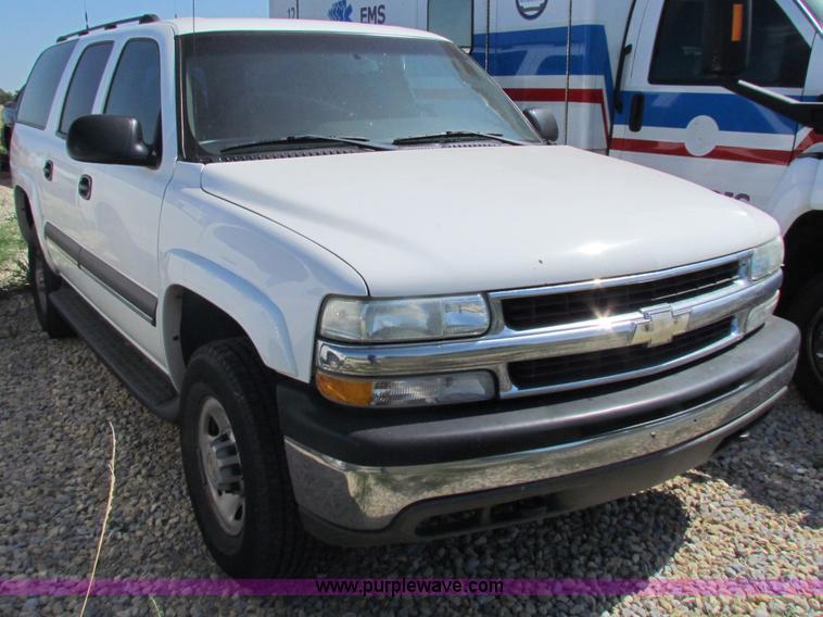 image for item D7553 2003 Chevrolet Suburban 2500 SUV