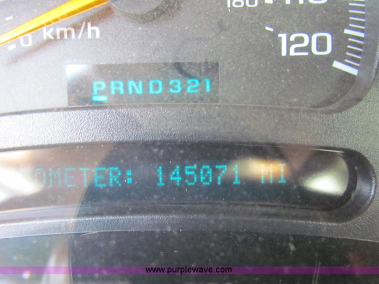 image for item D7556 2005 Chevrolet Silverado 2500 HD pickup truck