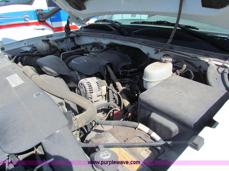 image for item D7556 2005 Chevrolet Silverado 2500 HD pickup truck