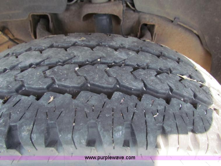 image for item D7556 2005 Chevrolet Silverado 2500 HD pickup truck