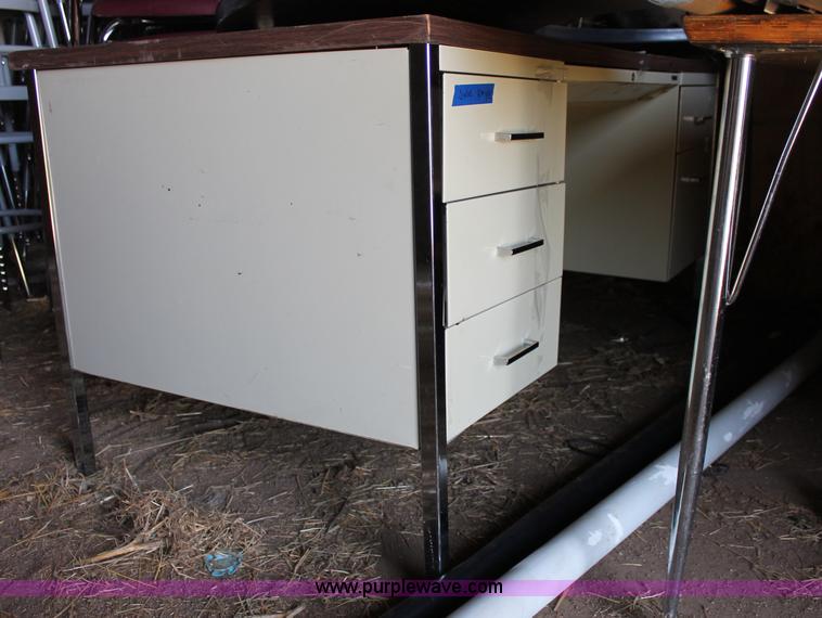 image for item L9798 (13) teacher desks