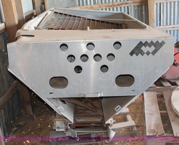 image for item L9805 Warren spreader