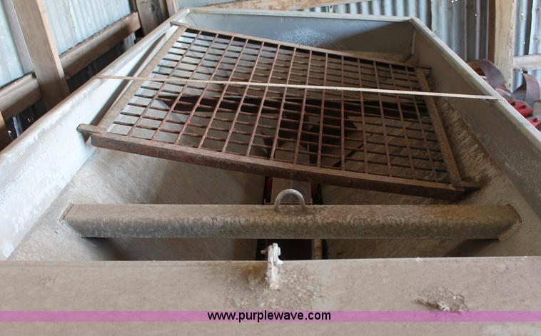 image for item L9805 Warren spreader