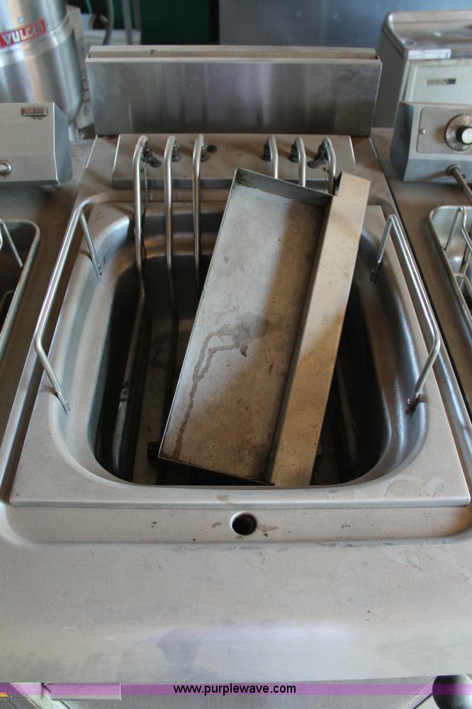 image for item L9809 (3) Hobart fryers