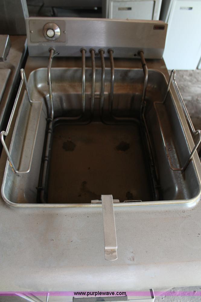 image for item L9809 (3) Hobart fryers