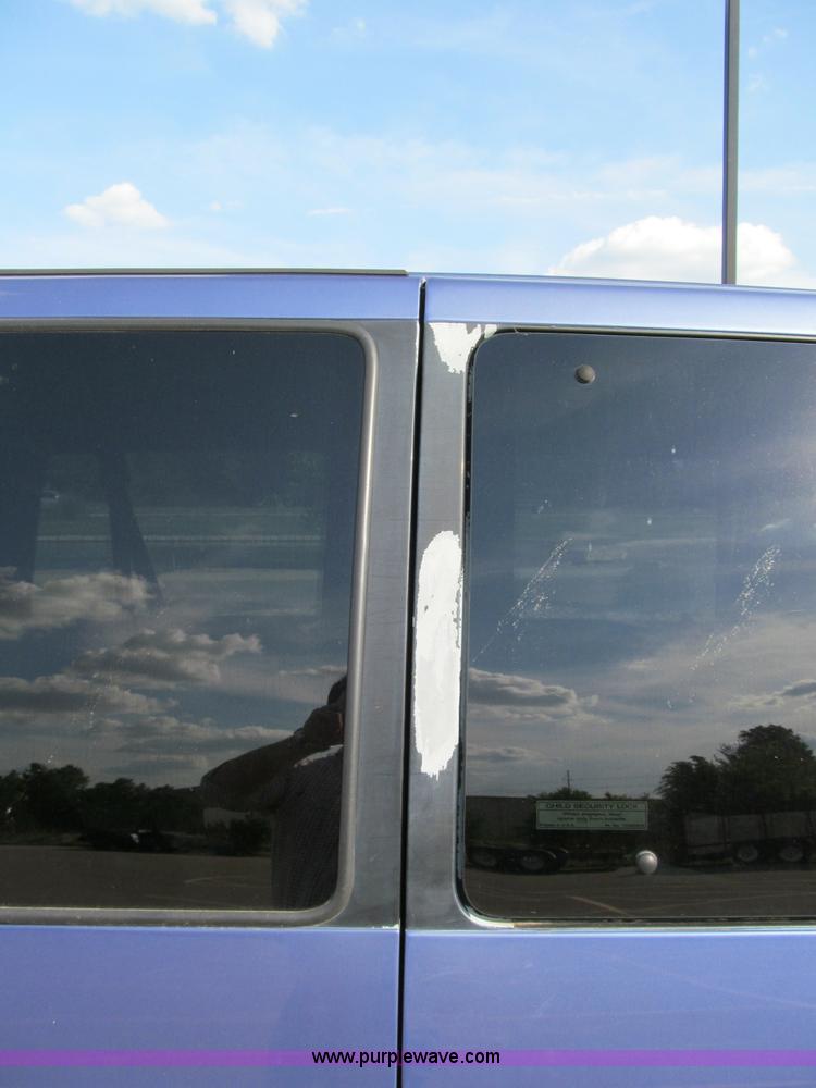 image for item M9250 1996 Chevrolet Astro van