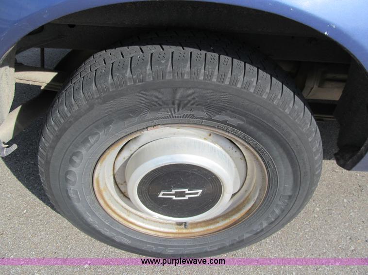 image for item M9250 1996 Chevrolet Astro van