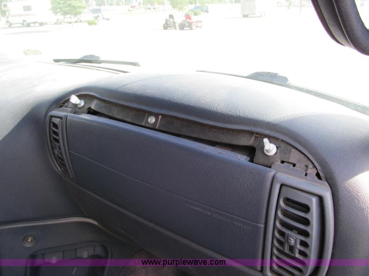 image for item M9250 1996 Chevrolet Astro van