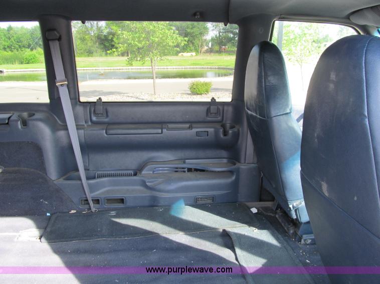 image for item M9250 1996 Chevrolet Astro van