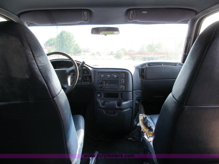 image for item M9250 1996 Chevrolet Astro van