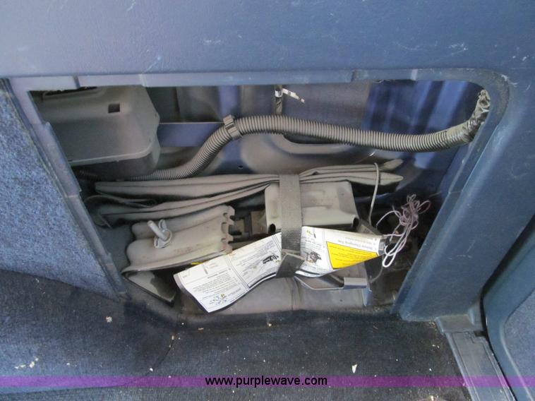 image for item M9250 1996 Chevrolet Astro van