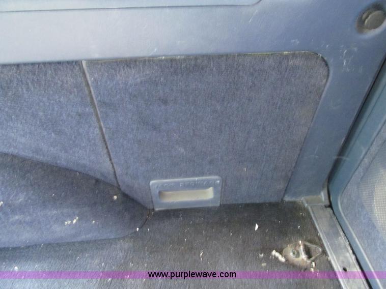 image for item M9250 1996 Chevrolet Astro van