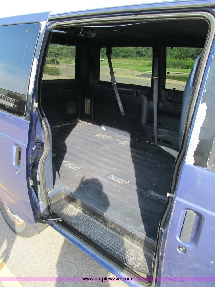 image for item M9250 1996 Chevrolet Astro van