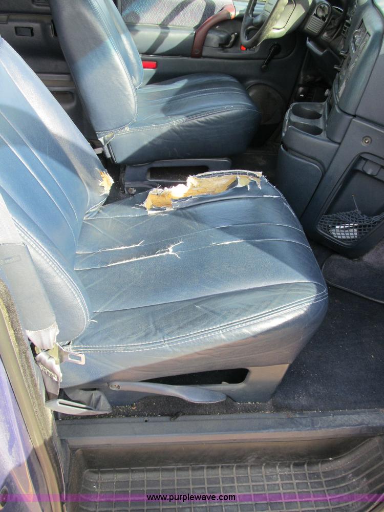 image for item M9250 1996 Chevrolet Astro van