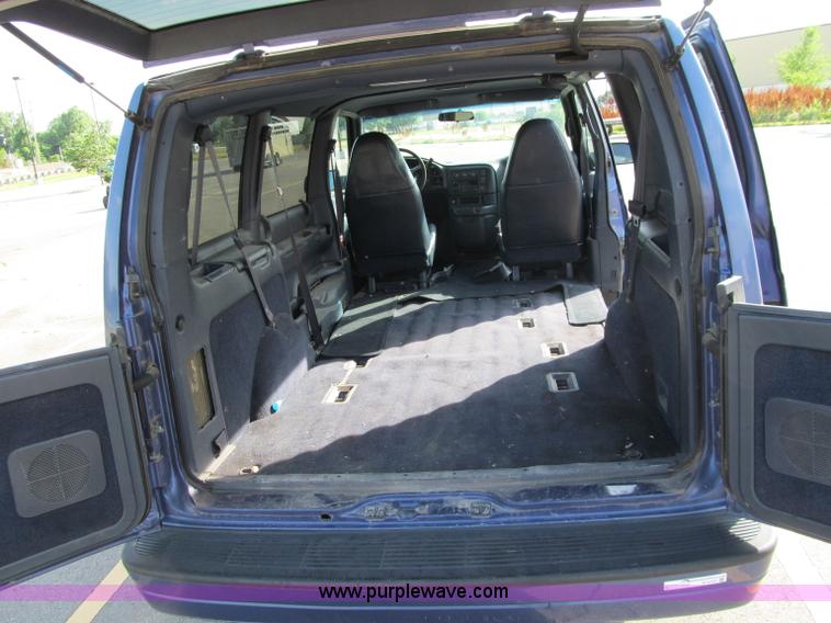 image for item M9250 1996 Chevrolet Astro van