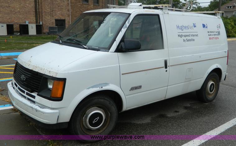 image for item M9771 1990 Chevrolet Astro van