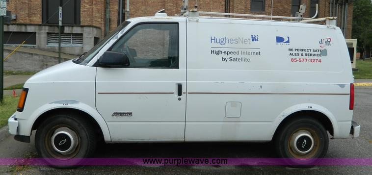 image for item M9771 1990 Chevrolet Astro van