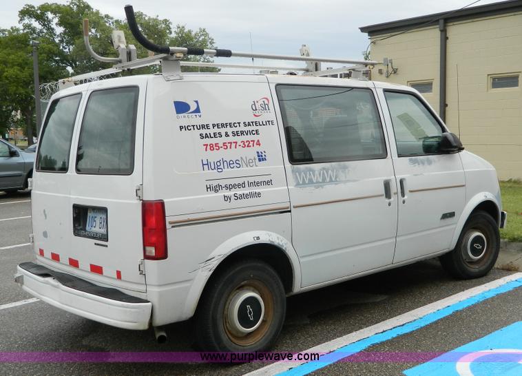 image for item M9771 1990 Chevrolet Astro van