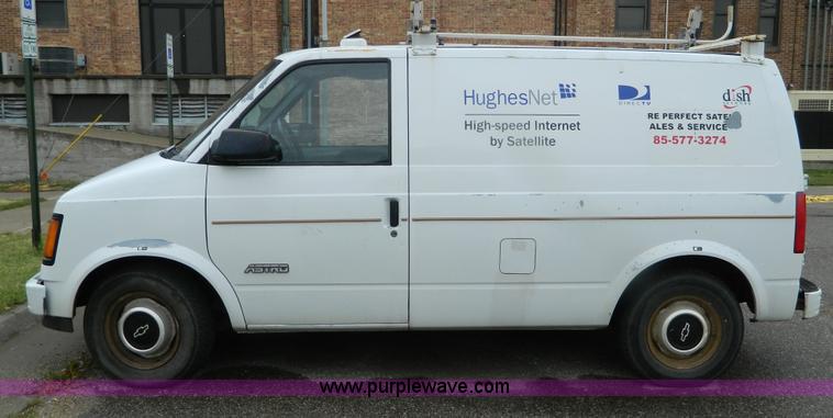 image for item M9771 1990 Chevrolet Astro van