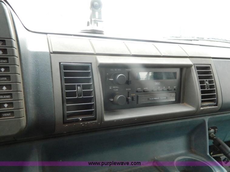 image for item M9771 1990 Chevrolet Astro van